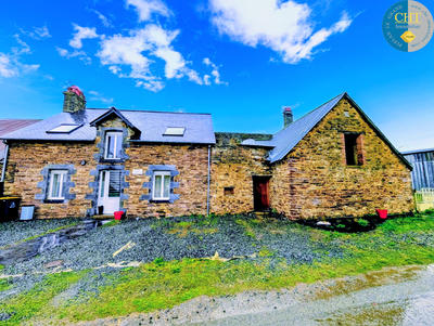 Maison - 94 m² - 5 pièces