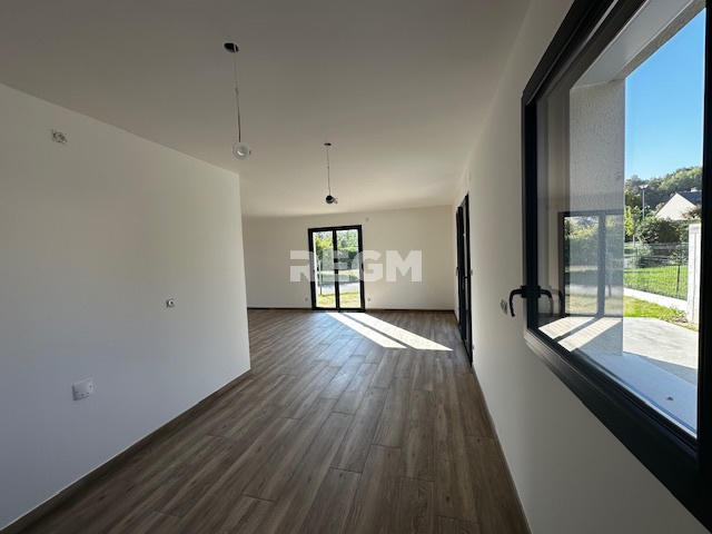 Maison - 104 m² - 6 pièces