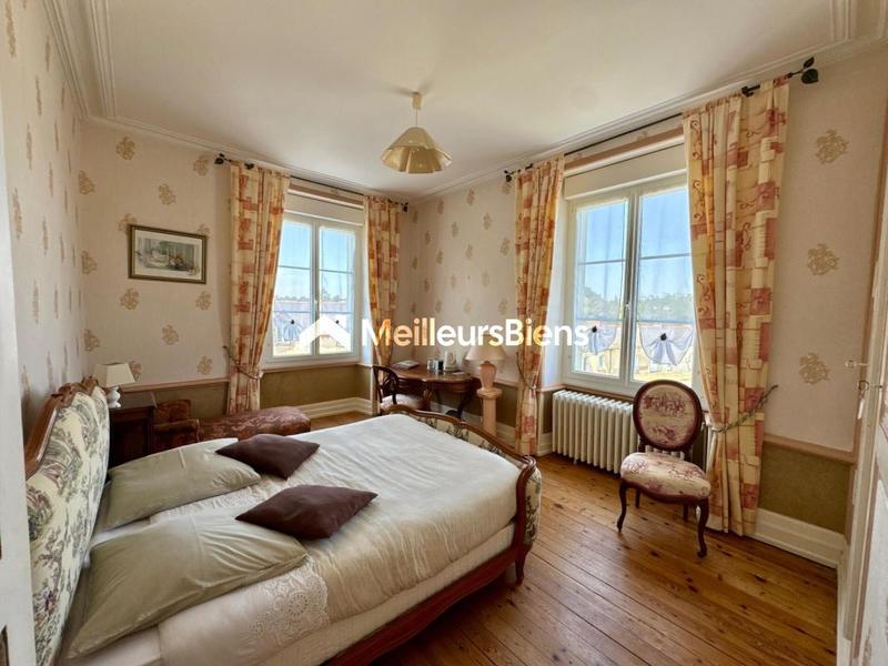 Maison de maîtres - 226 m² - 9 pièces