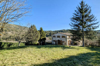 Maison en pierre - 165 m² - 6 pièces