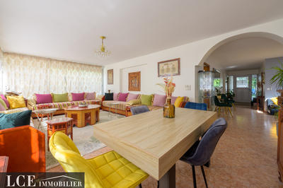 Maison - 139 m² - 6 pièces