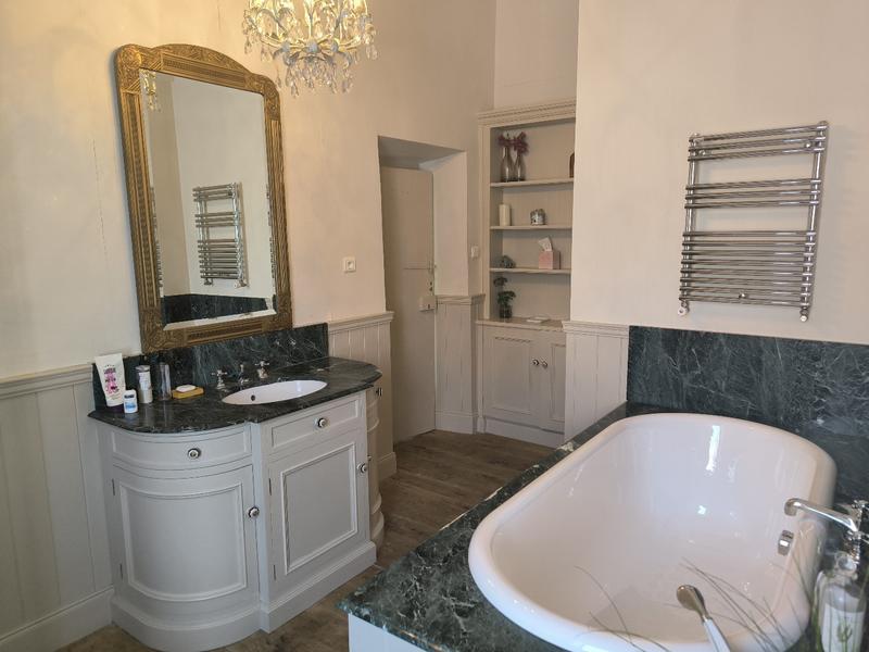 Maison - 296 m² - 8 pièces