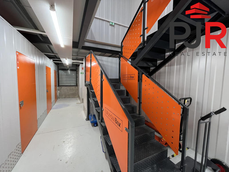 Local d'activités - 1 375 m²