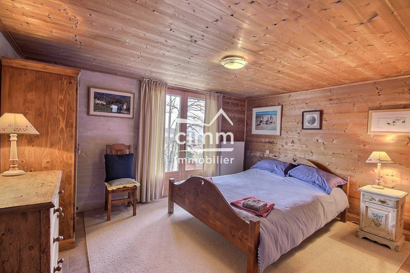 Châlet - 239 m² - 7 pièces