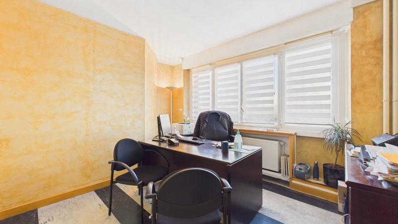 Local d'activité / Entrepôt - 105 m² - 7 pièces