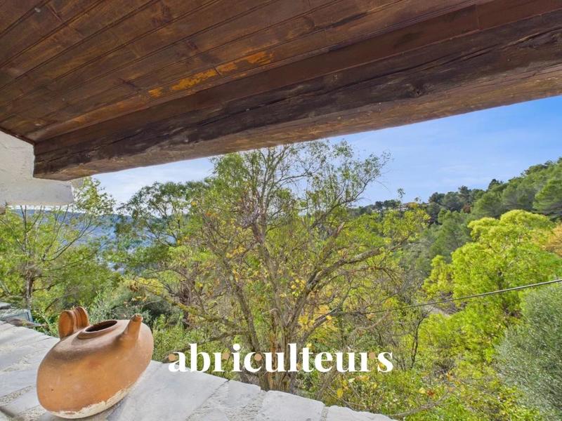 Propriété - 233 m² - 7 pièces