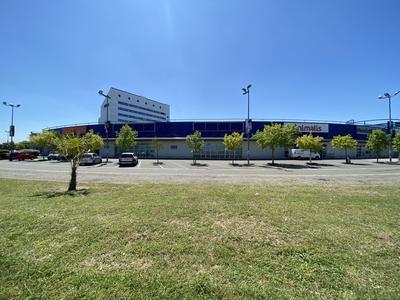 Local commercial - 1 203 m²