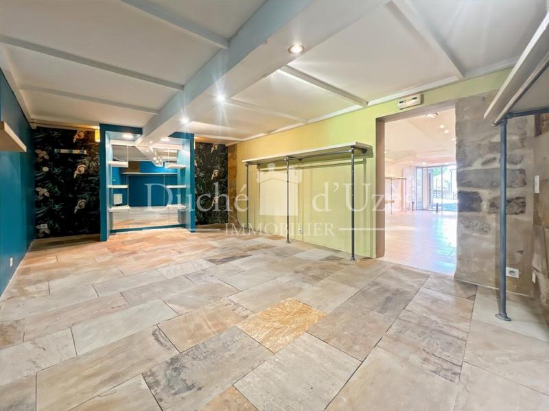 Local commercial - 80 m² - 3 pièces