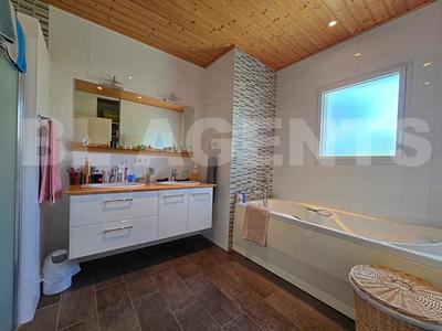 Maison - 155 m² - 4 pièces