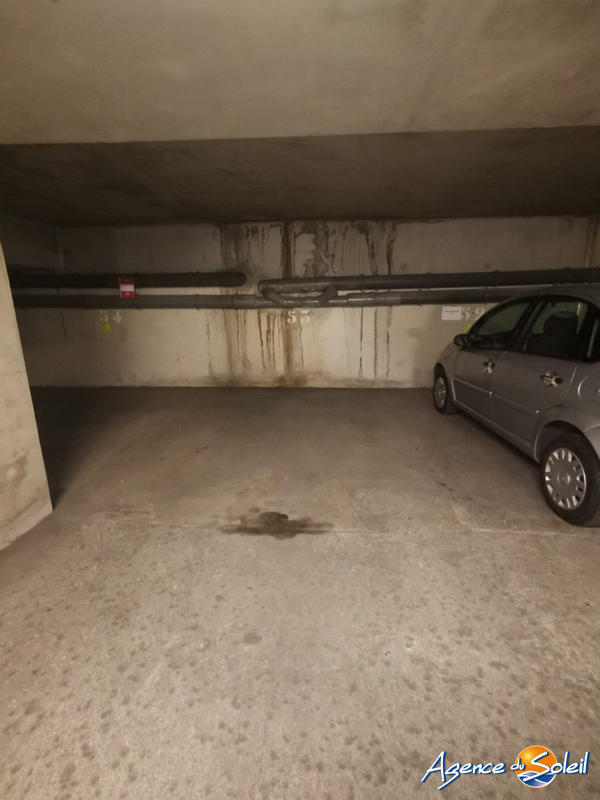 Parking / Garage - 12 m²