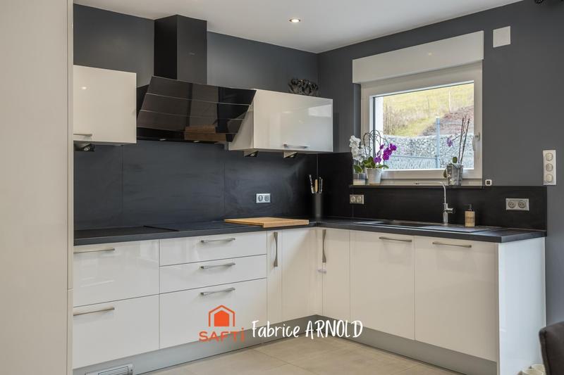 Maison - 111 m² - 5 pièces