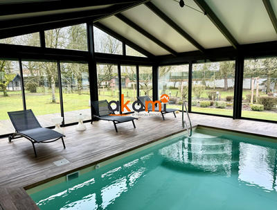 Maison - 430 m² - 8 pièces