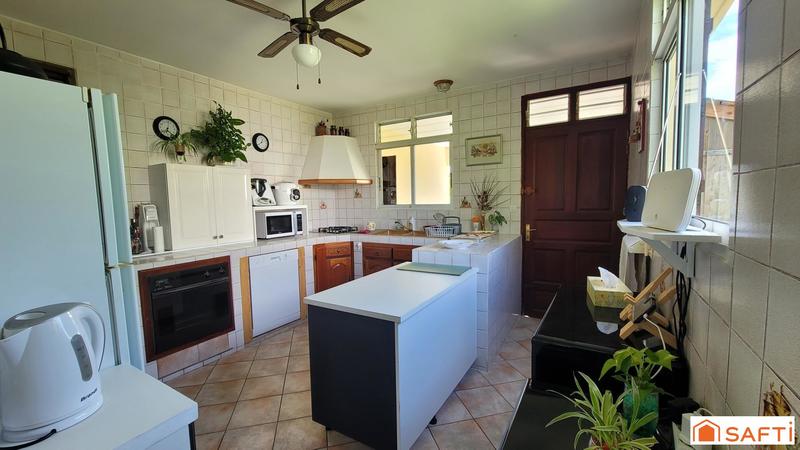 Maison - 180 m² - 7 pièces