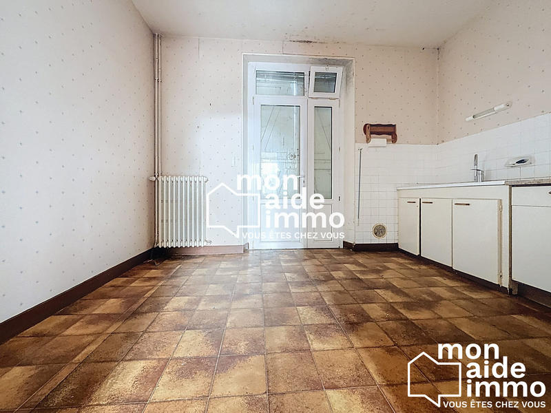 Maison - 240 m² - 9 pièces