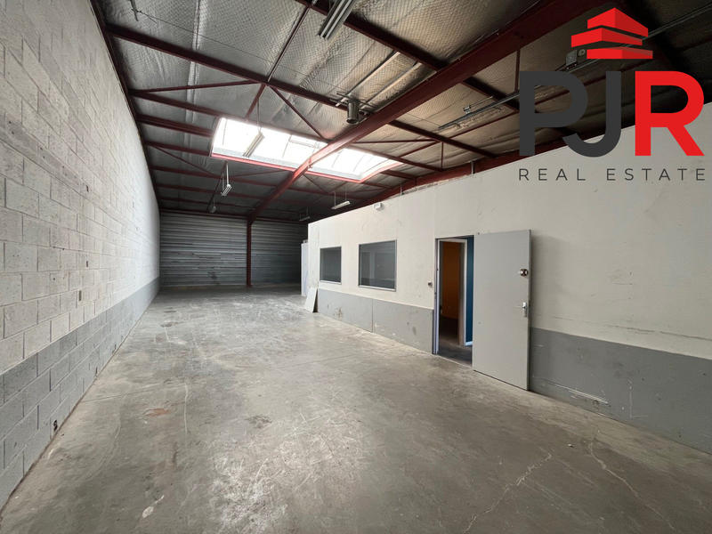 Local d'activités - 198 m²