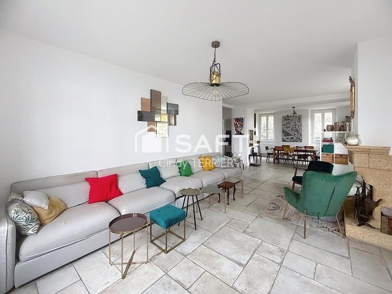 Maison de maîtres - 242 m² - 7 pièces