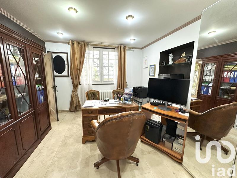 Maison - 390 m² - 11 pièces