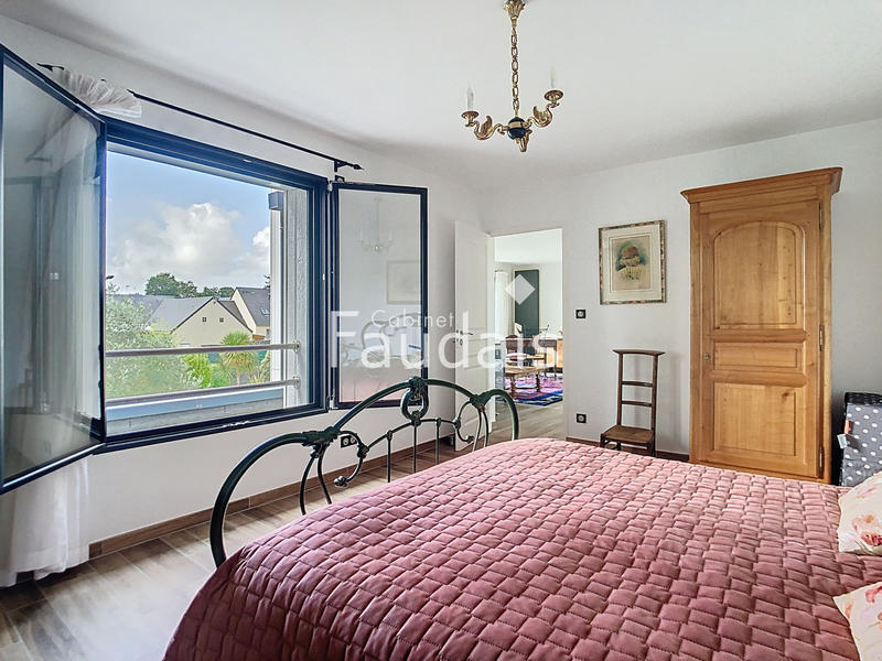 Maison - 205 m² - 7 pièces