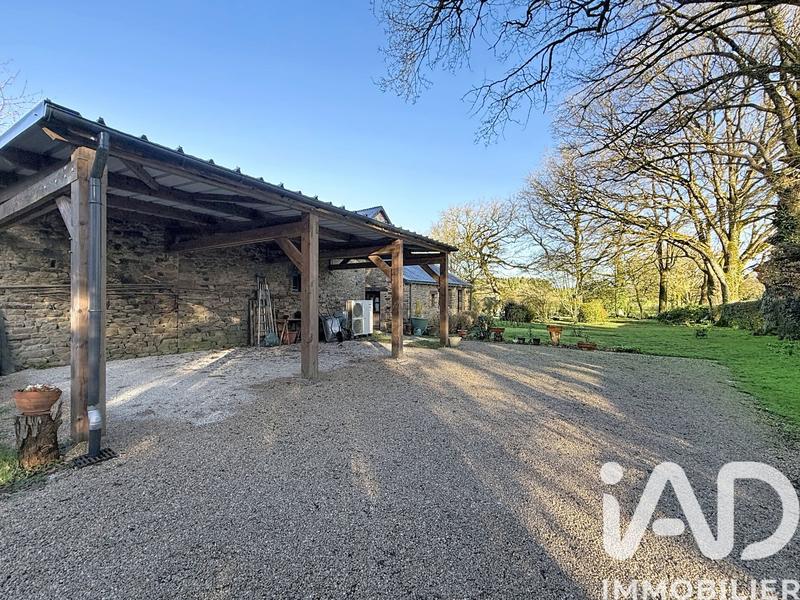 Maison - 270 m² - 9 pièces