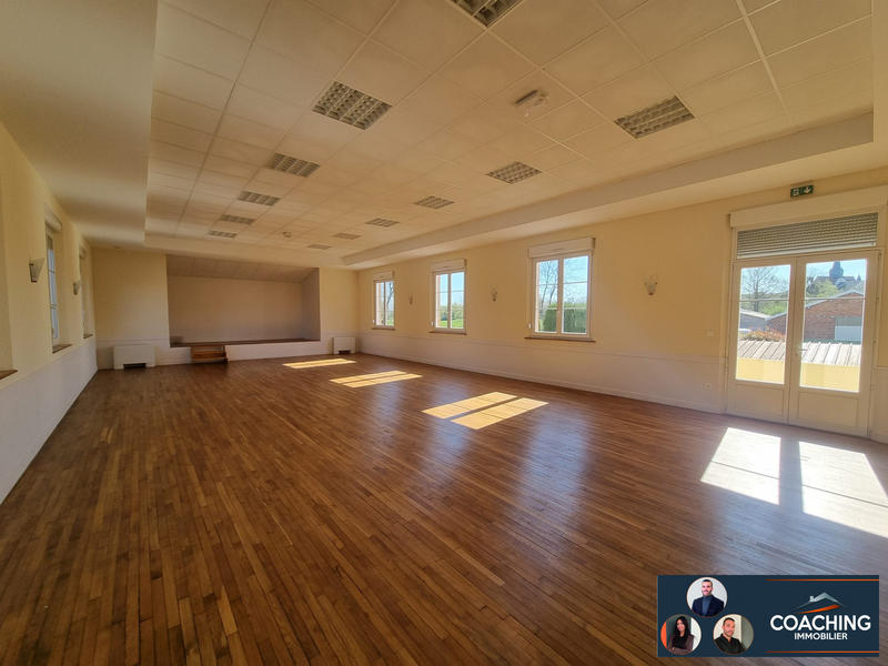 Maison - 437 m² - 10 pièces