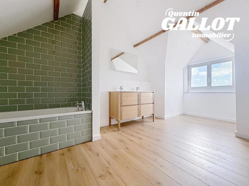 Maison - 202 m² - 5 pièces