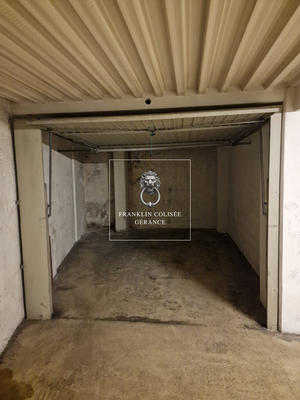 Parking / Garage - 11 m²