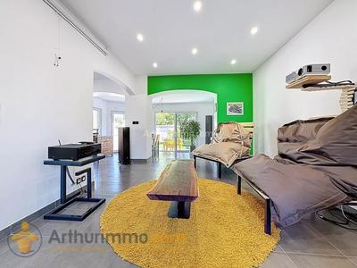 Maison - 92 m² - 5 pièces