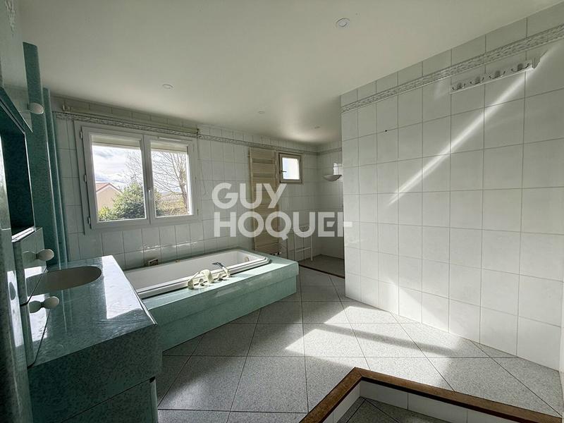 Maison - 171 m² - 8 pièces