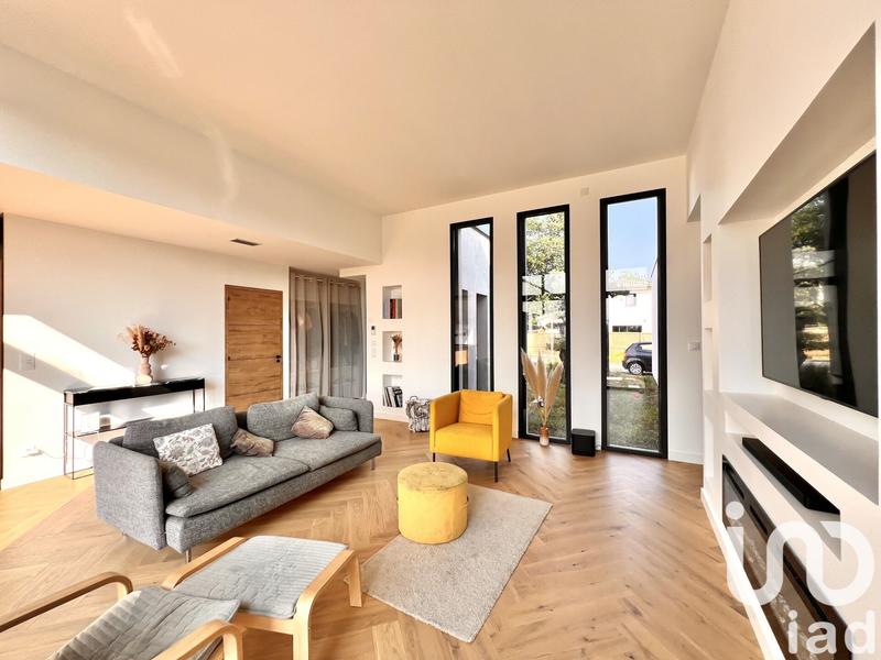 Maison - 182 m² - 6 pièces