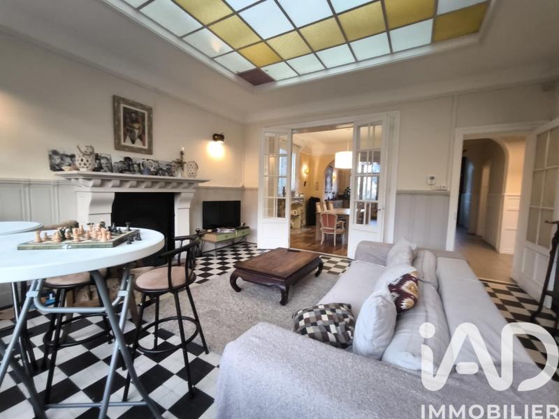 Maison - 287 m² - 12 pièces