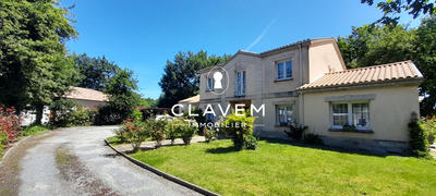 Maison contemporaine - 296 m² - 10 pièces