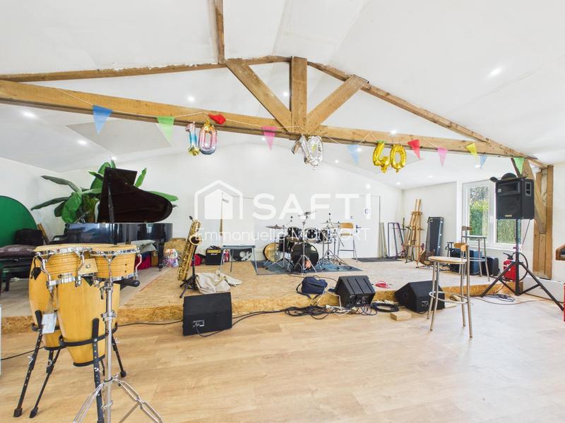 Maison - 250 m² - 11 pièces