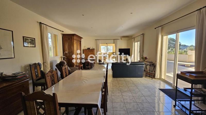 Maison - 169 m² - 7 pièces