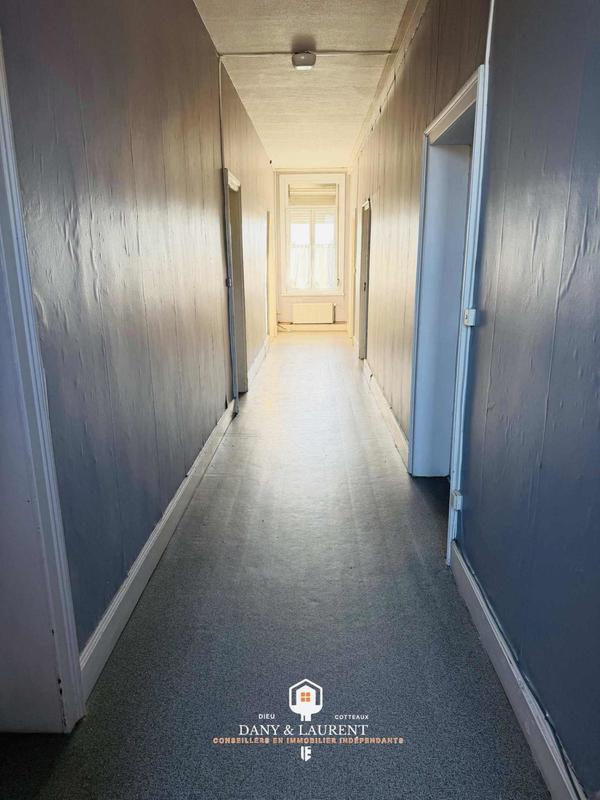 Maison - 280 m² - 8 pièces