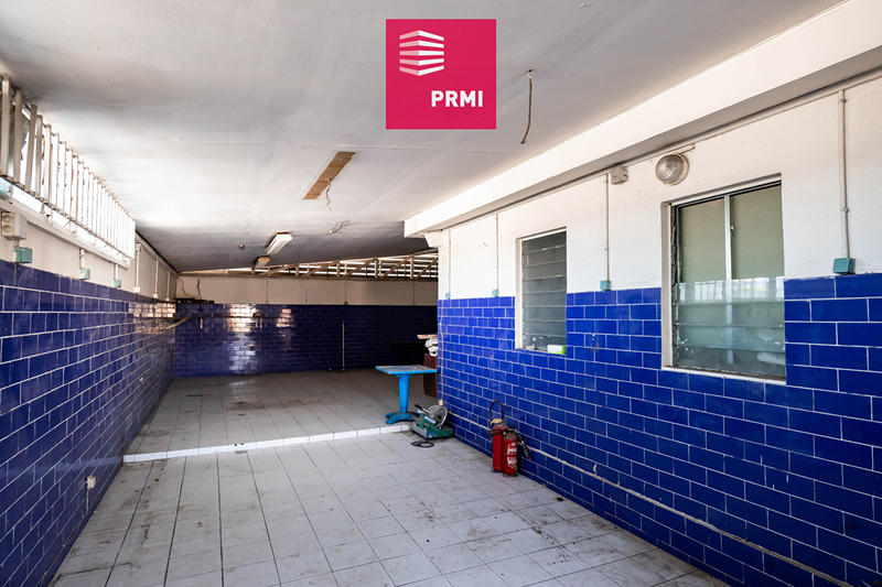 Maison - 250 m² - 1 pièce