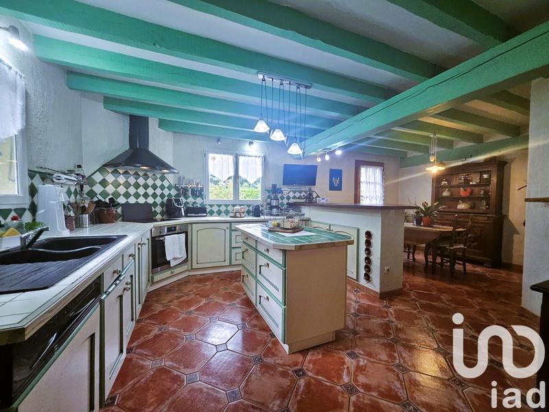 Maison - 263 m² - 9 pièces