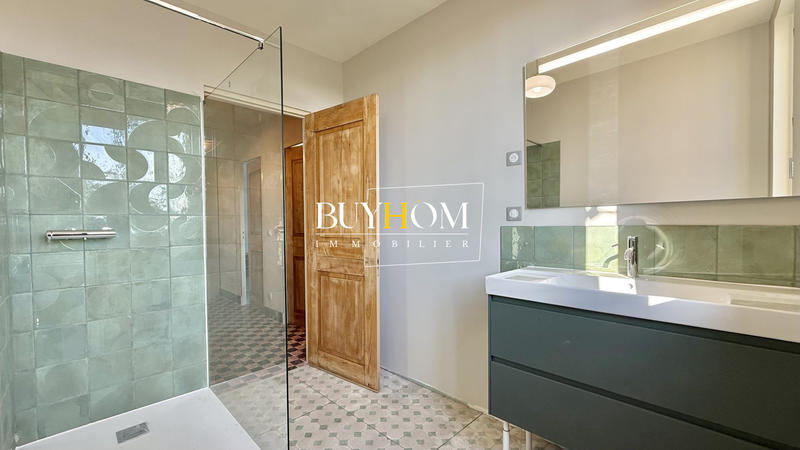 Mas - 380 m² - 12 pièces