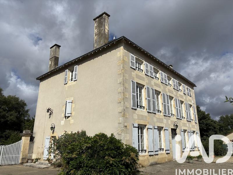 Maison de ville - 384 m² - 15 pièces
