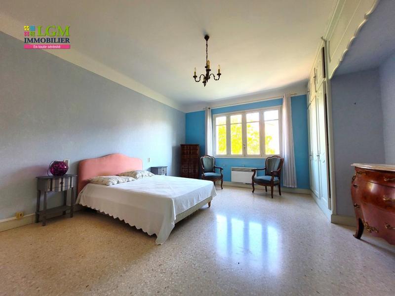 Maison - 234 m² - 9 pièces