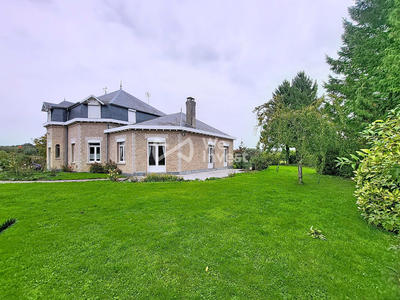 Maison - 217 m² - 8 pièces