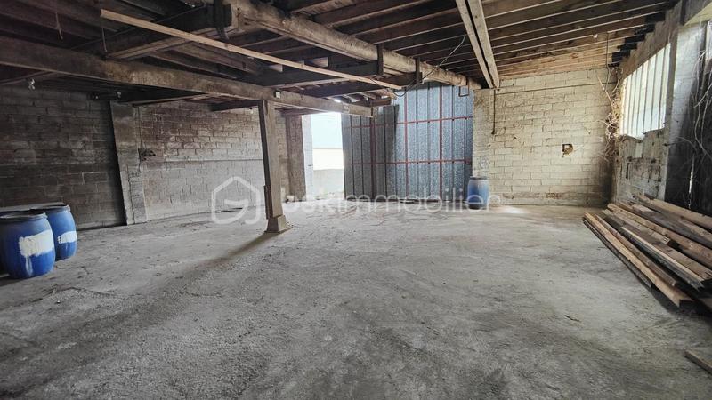 Maison - 400 m² - 6 pièces