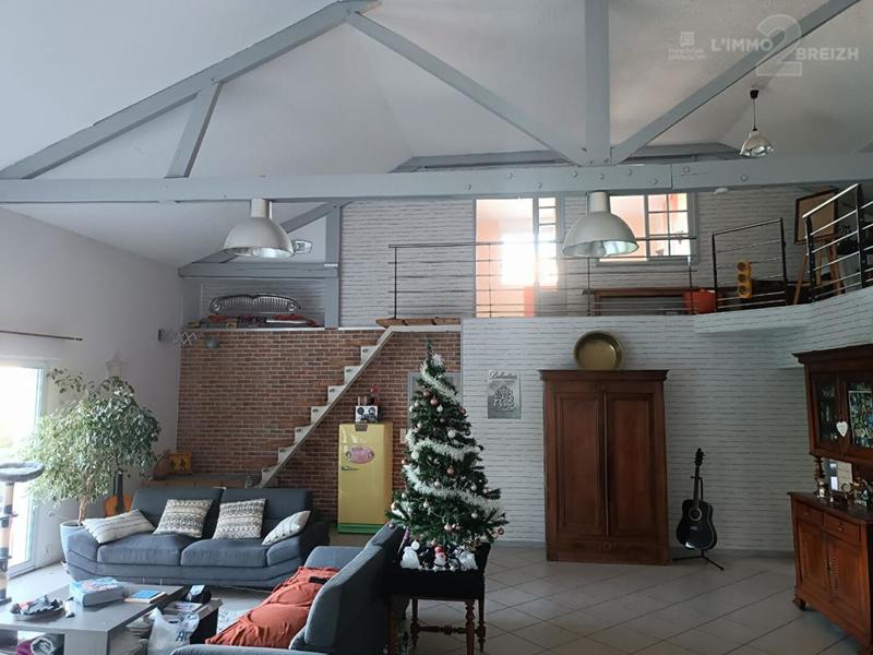 Maison - 206 m² - 5 pièces