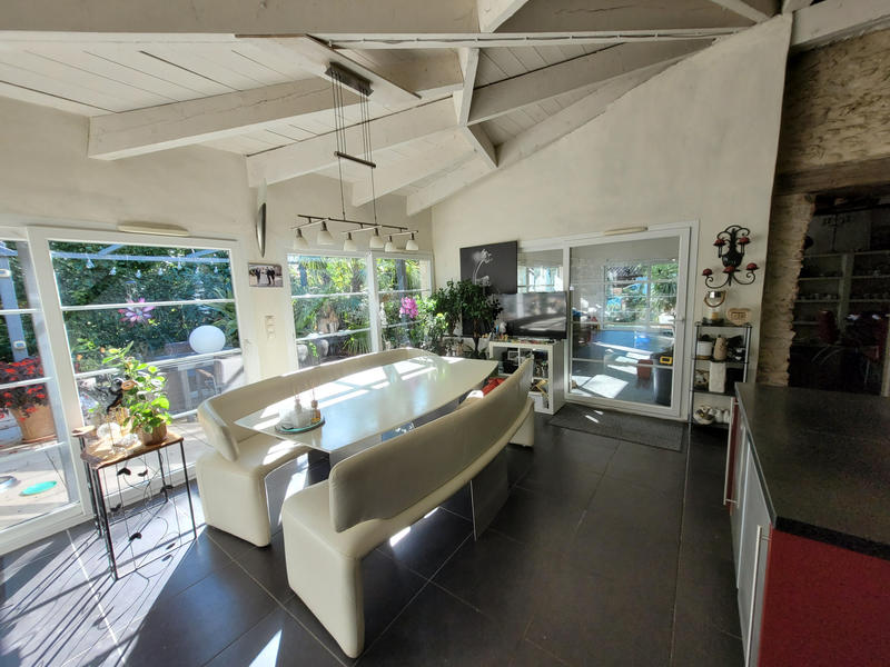 Maison - 474 m² - 16 pièces