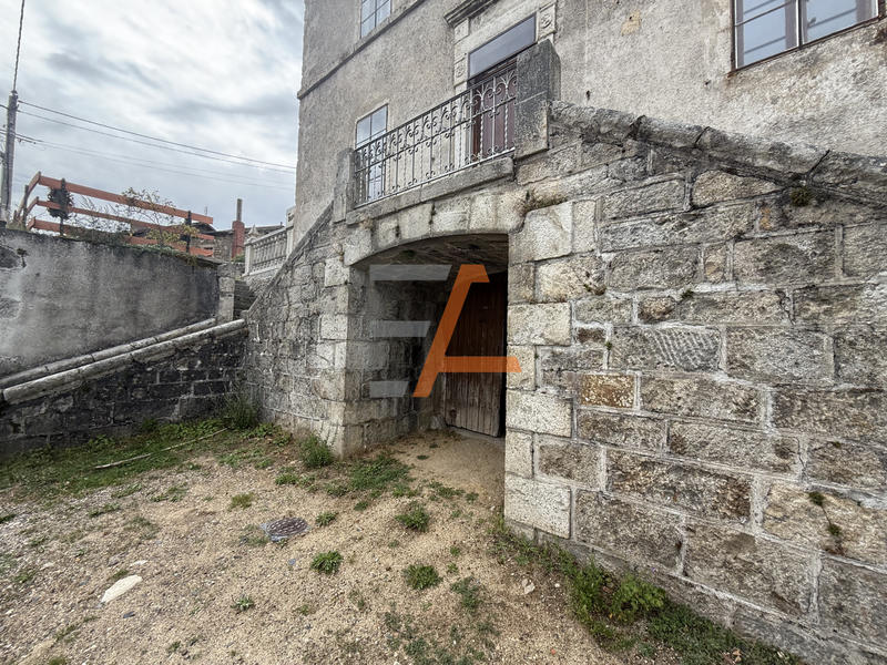 Maison - 180 m² - 5 pièces