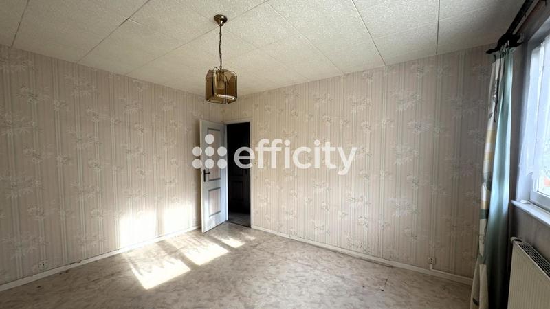 Maison - 99 m² - 5 pièces