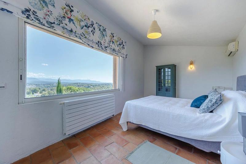 Maison - 205 m² - 6 pièces