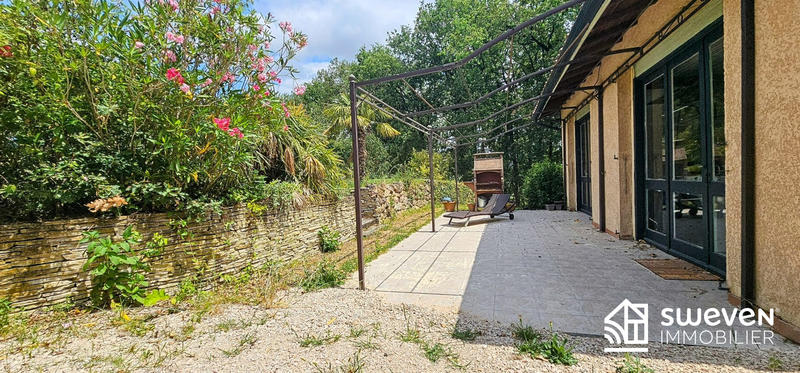 Maison traditionnelle - 202 m² - 7 pièces