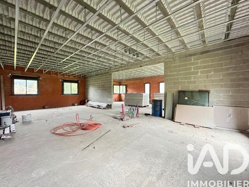 Maison - 250 m² - 8 pièces