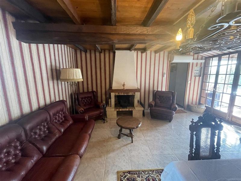 Maison - 205 m² - 7 pièces