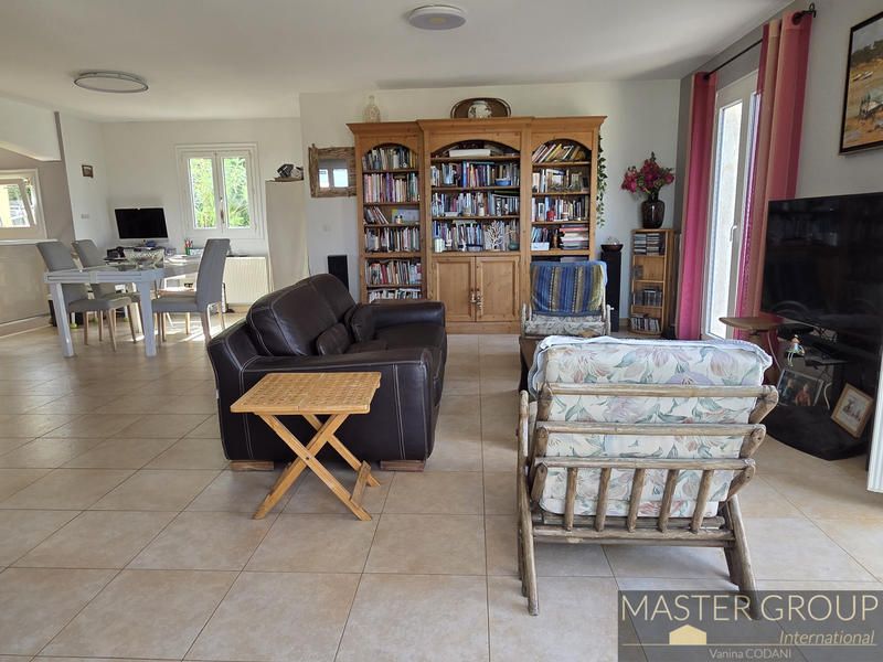 Villa - 217 m² - 5 pièces